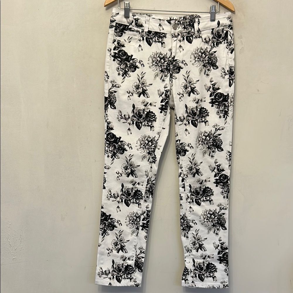 WHBM Floral Black and White Women's Slim ankle Jeans Size 8 EUC